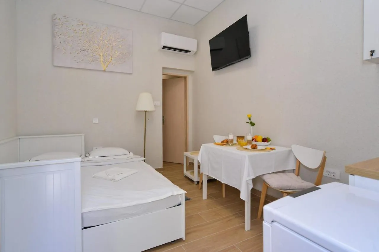 Md Studio Apartman غييكا